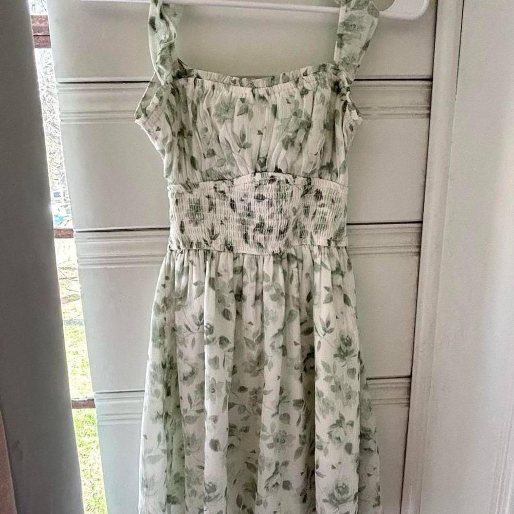 Hollister White and Green Floral Dress - Picture 3 of 4